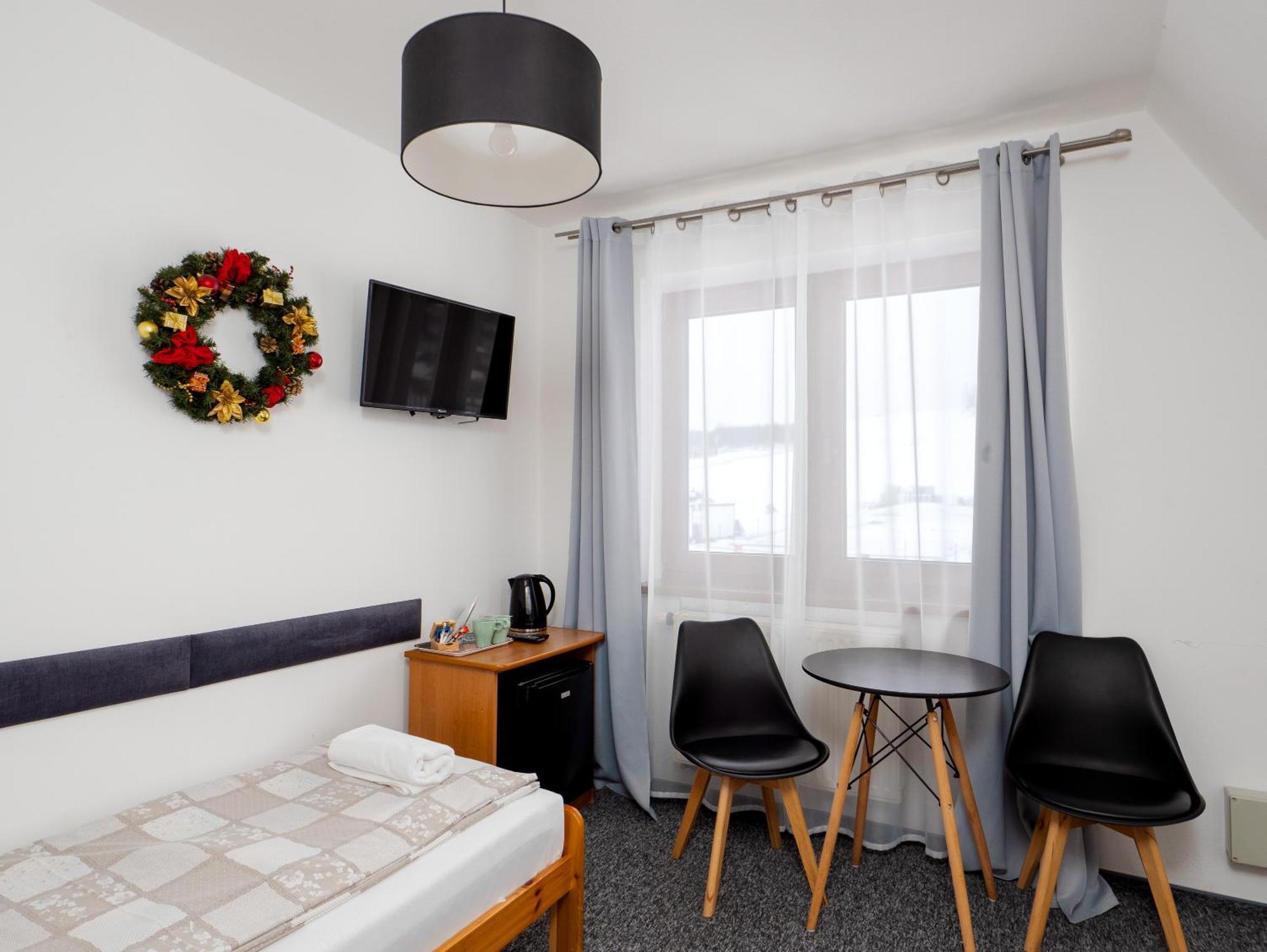 Villa 84 & Apartments Jacuzzi & Sauna Zakopane Buitenkant foto